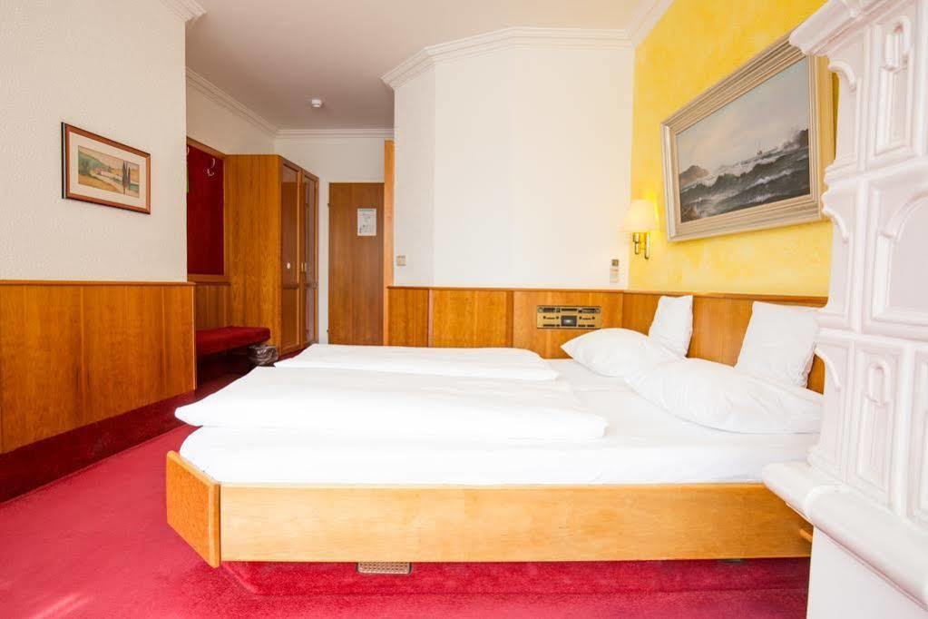 Hotel Kubler Stars à Karlsruhe Extérieur photo