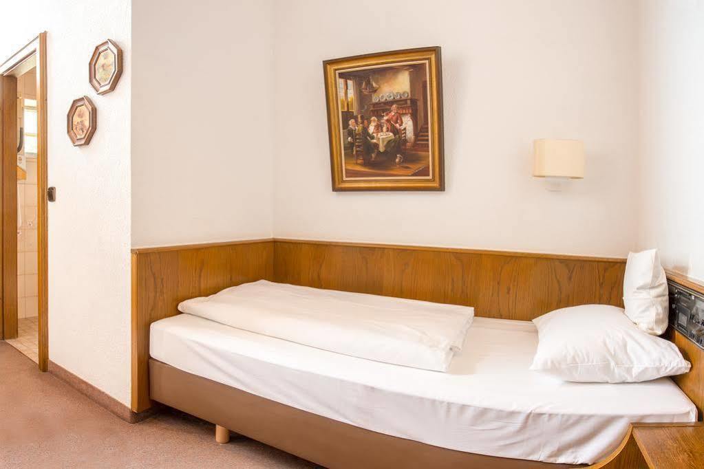 Hotel Kubler Stars à Karlsruhe Extérieur photo