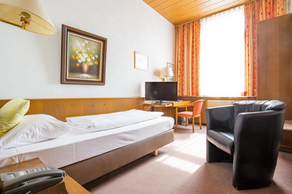 Hotel Kubler Stars à Karlsruhe Extérieur photo