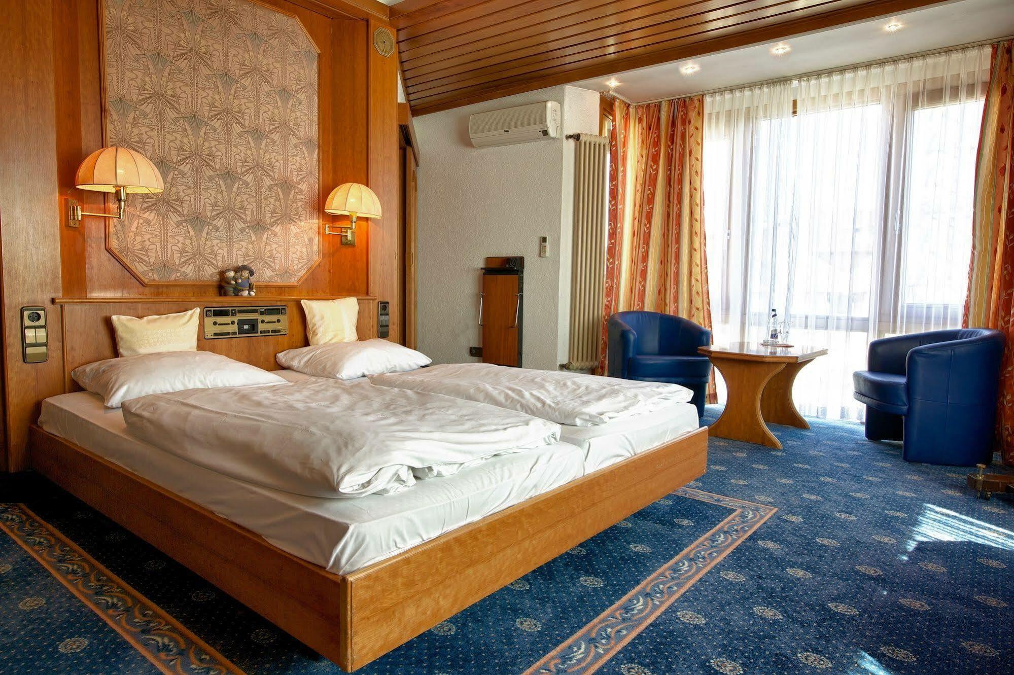 Hotel Kubler Stars à Karlsruhe Extérieur photo
